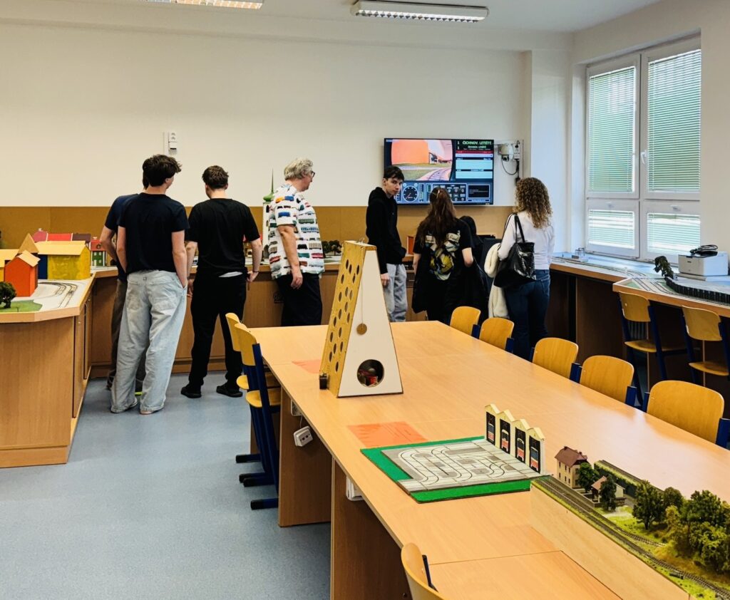Job Fair - Střední škola informatiky, poštovnictví a finančnictví Brno