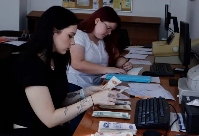 Logistické a finanční služby - Střední škola a vyšší odborná škola informatiky a financí Brno, příspěvková organizace
